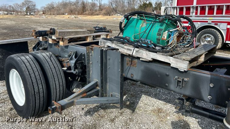 image for item EK2617 2013 International 7400 Workstar truck cab and chassis