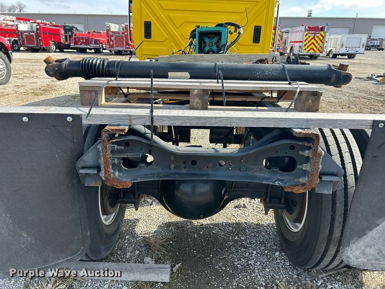 image for item EK2617 2013 International 7400 Workstar truck cab and chassis