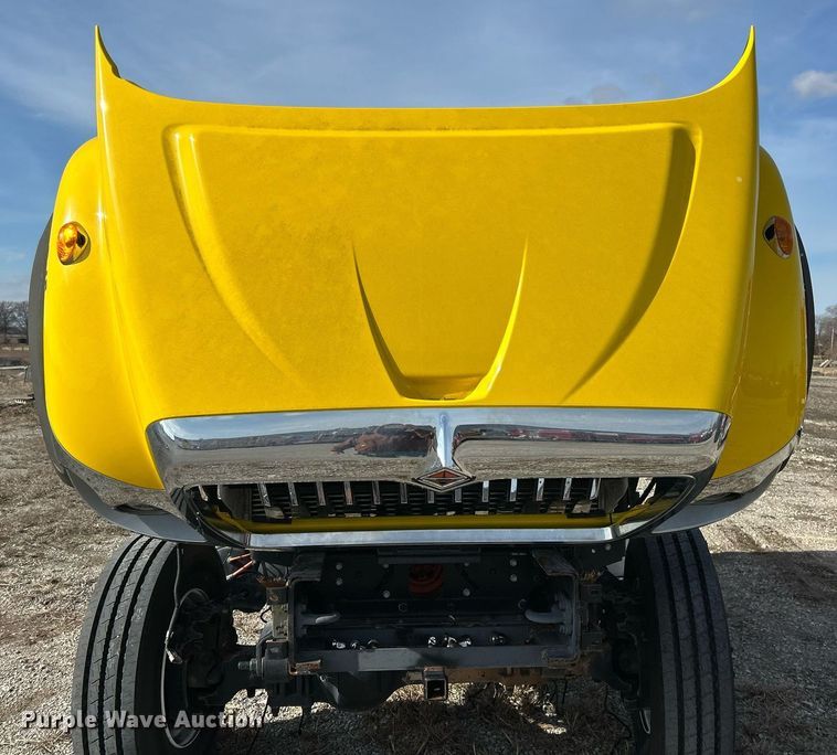 image for item EK2617 2013 International 7400 Workstar truck cab and chassis