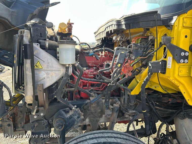 image for item EK2617 2013 International 7400 Workstar truck cab and chassis