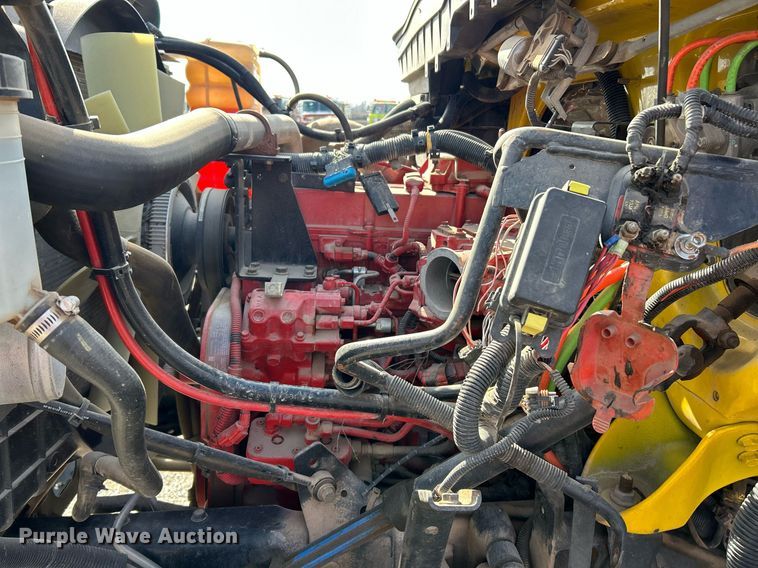 image for item EK2617 2013 International 7400 Workstar truck cab and chassis