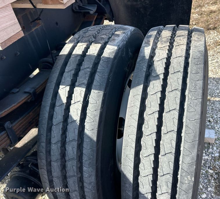 image for item EK2617 2013 International 7400 Workstar truck cab and chassis