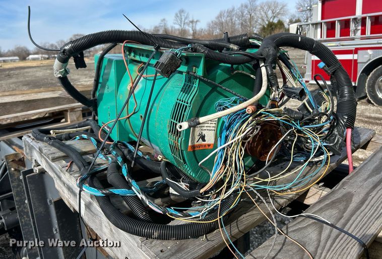 image for item EK2617 2013 International 7400 Workstar truck cab and chassis