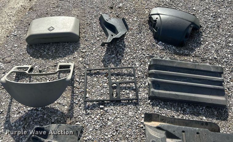 image for item EK2617 2013 International 7400 Workstar truck cab and chassis