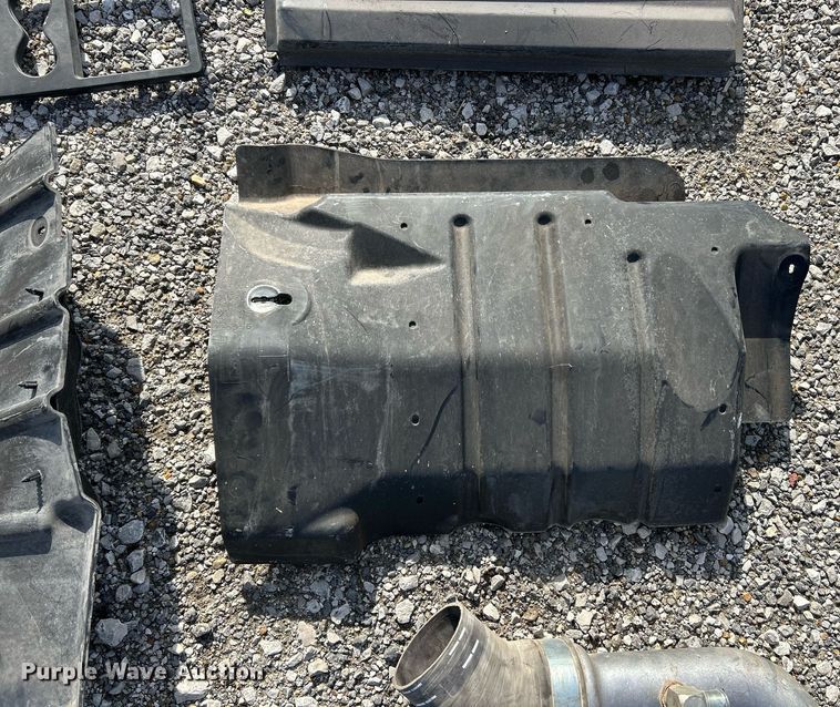 image for item EK2617 2013 International 7400 Workstar truck cab and chassis