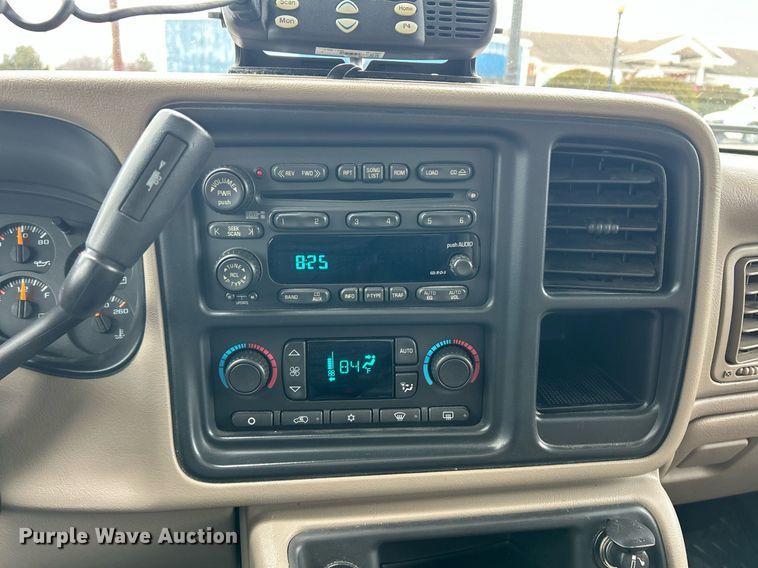 image for item EK2622 2004 Chevrolet Avalanche Crew Cab pickup truck