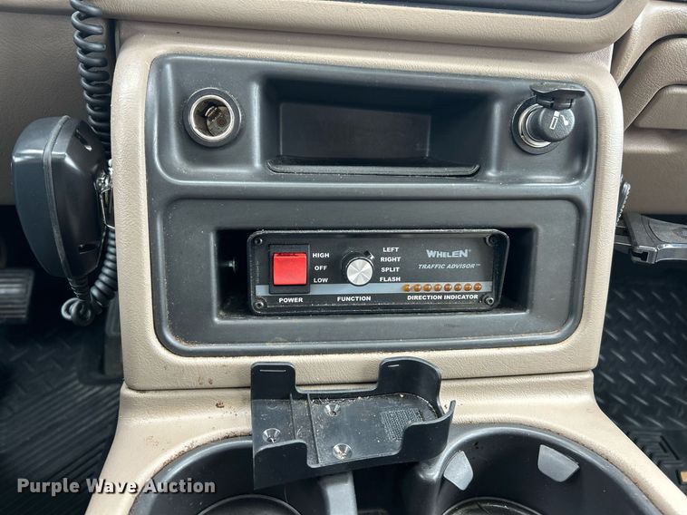 image for item EK2622 2004 Chevrolet Avalanche Crew Cab pickup truck