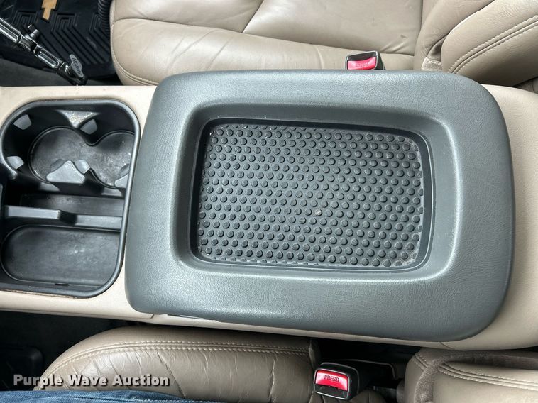 image for item EK2622 2004 Chevrolet Avalanche Crew Cab pickup truck