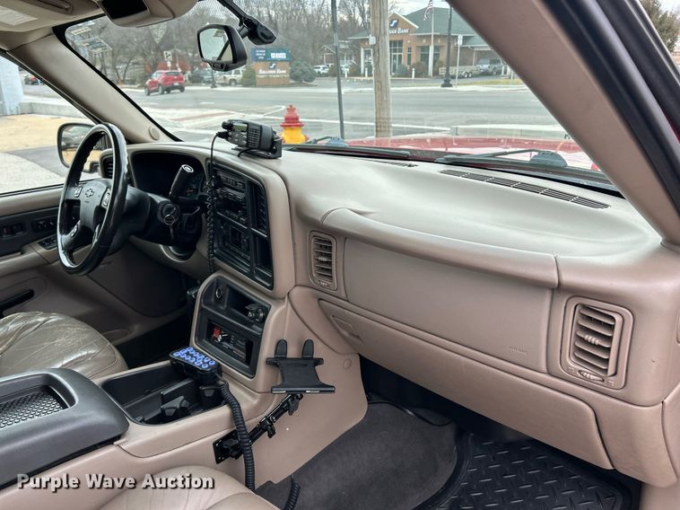 image for item EK2622 2004 Chevrolet Avalanche Crew Cab pickup truck