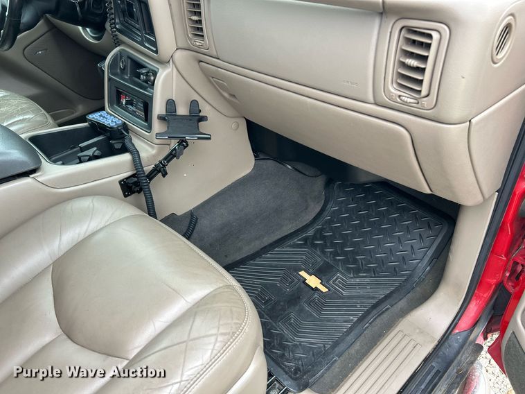 image for item EK2622 2004 Chevrolet Avalanche Crew Cab pickup truck