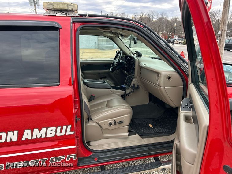 image for item EK2622 2004 Chevrolet Avalanche Crew Cab pickup truck