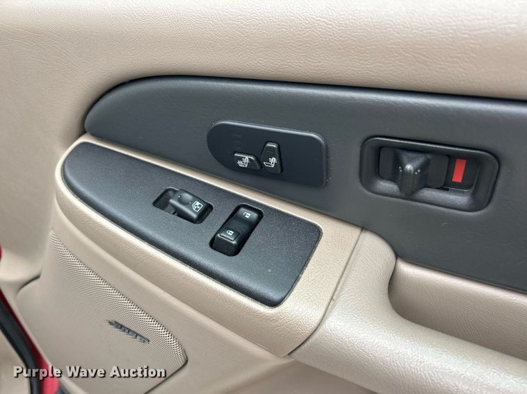 image for item EK2622 2004 Chevrolet Avalanche Crew Cab pickup truck