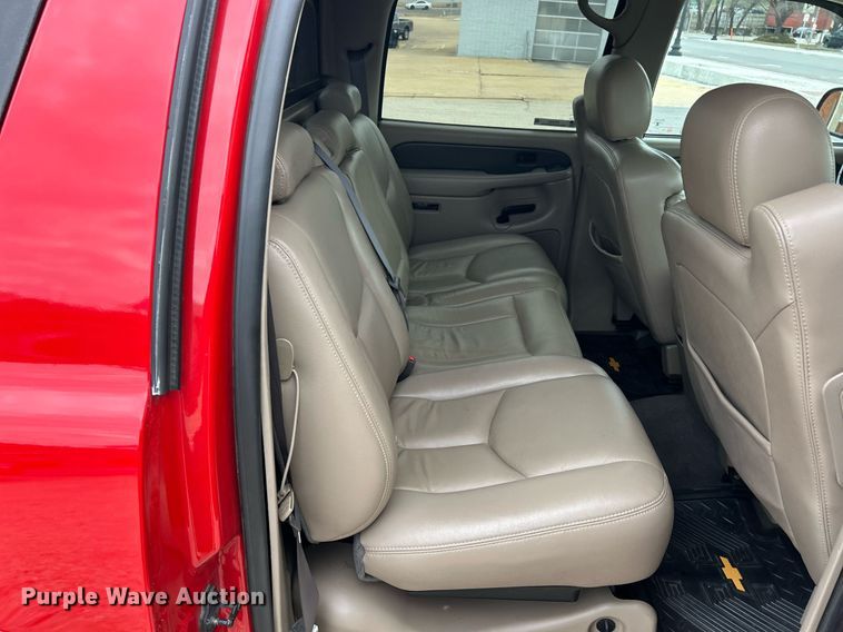 image for item EK2622 2004 Chevrolet Avalanche Crew Cab pickup truck