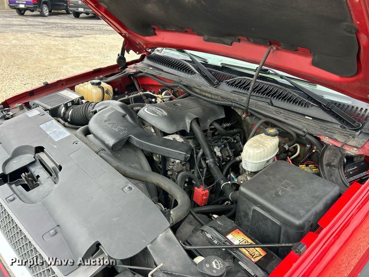 image for item EK2622 2004 Chevrolet Avalanche Crew Cab pickup truck