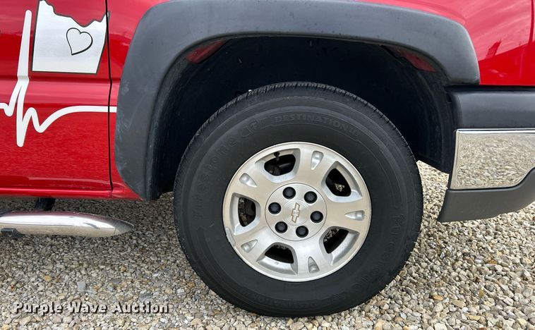 image for item EK2622 2004 Chevrolet Avalanche Crew Cab pickup truck