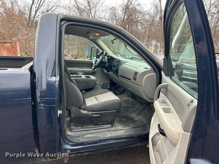 image for item EK2625 2007 Chevrolet Silverado 2500HD pickup truck