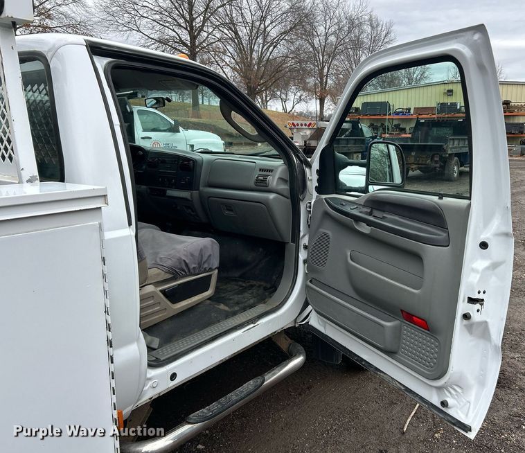image for item EK2627 2007 Ford F550 Super Duty utility / service truck