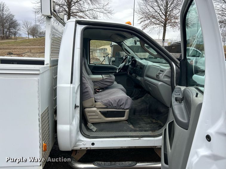 image for item EK2627 2007 Ford F550 Super Duty utility / service truck