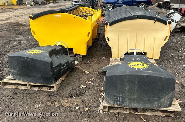 image for item EK2628 (2) Fisher Polycaster spreaders