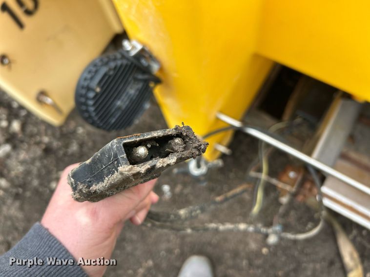 image for item EK2628 (2) Fisher Polycaster spreaders