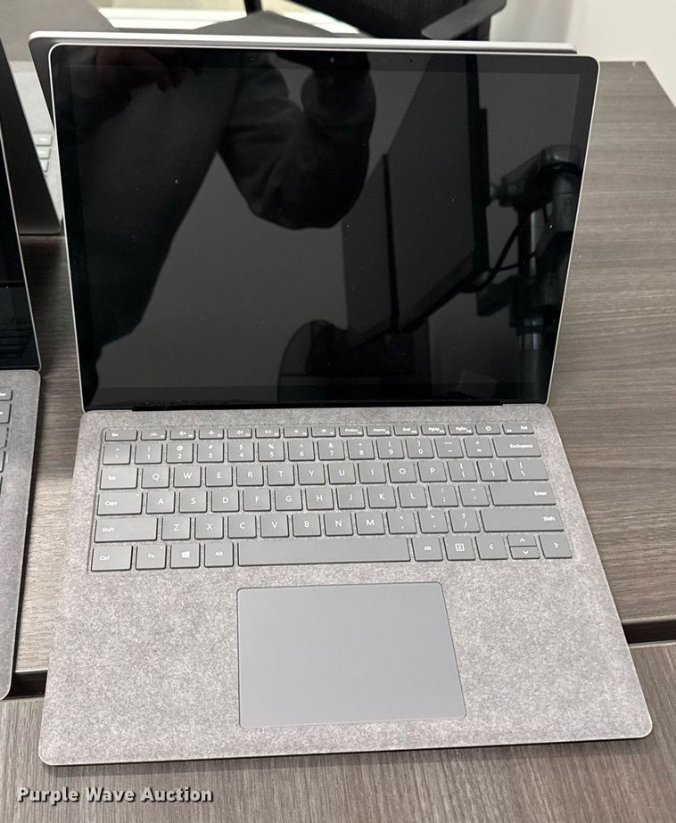 image for item EM3507 (10) Microsoft 1867 laptops