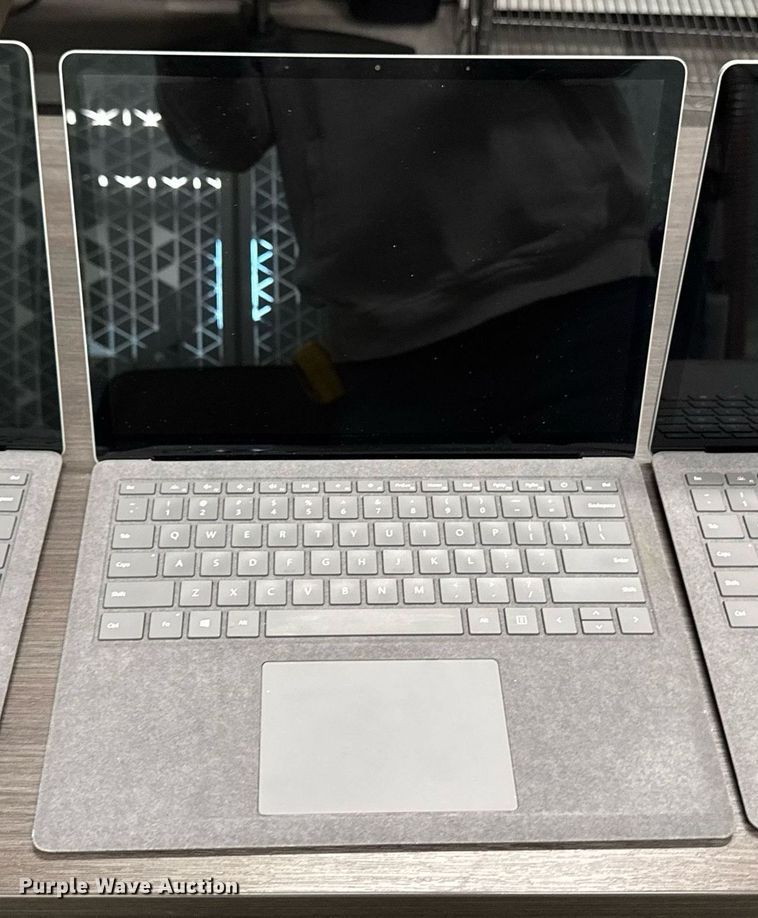 image for item EM3507 (10) Microsoft 1867 laptops