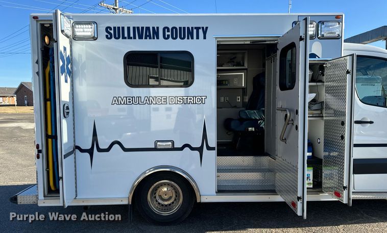 image for item EN5061 2014 Mercedes-Benz Sprinter 3500 ambulance