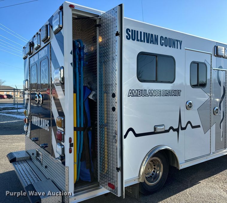 image for item EN5061 2014 Mercedes-Benz Sprinter 3500 ambulance