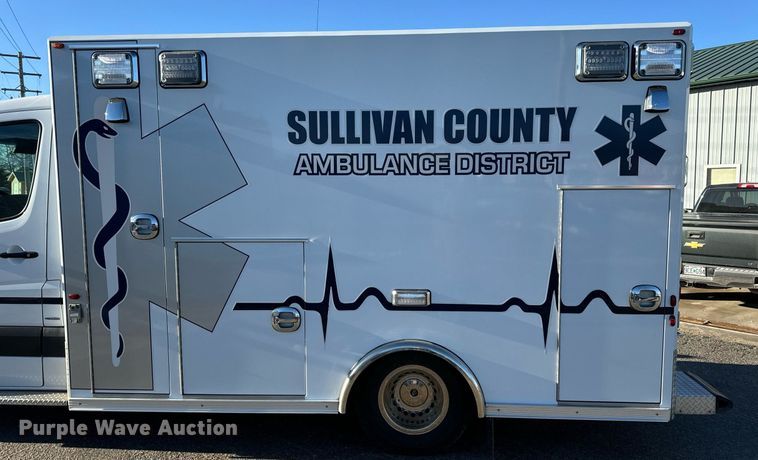 image for item EN5061 2014 Mercedes-Benz Sprinter 3500 ambulance