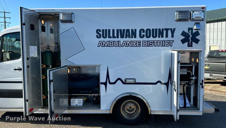 image for item EN5061 2014 Mercedes-Benz Sprinter 3500 ambulance