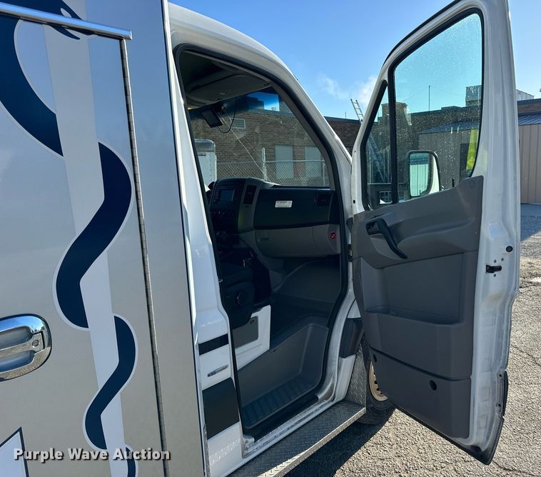 image for item EN5061 2014 Mercedes-Benz Sprinter 3500 ambulance