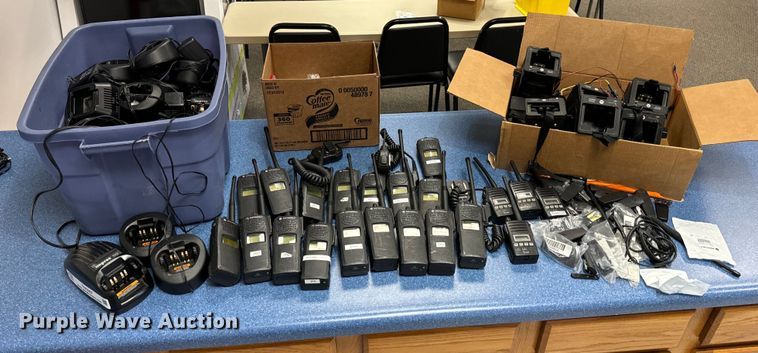 image for item EN5067 (20) radios