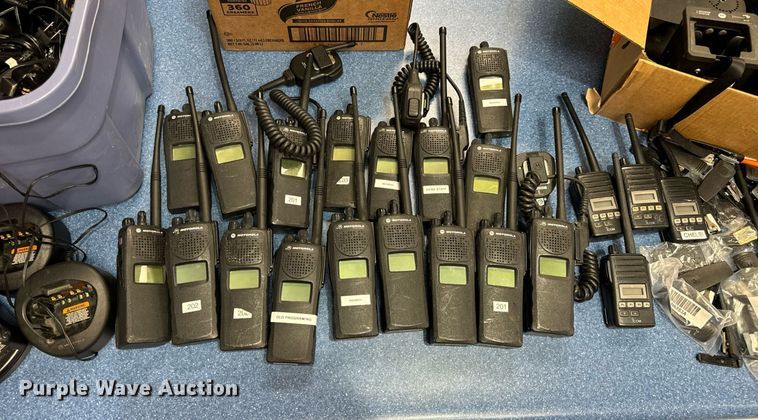 image for item EN5067 (20) radios