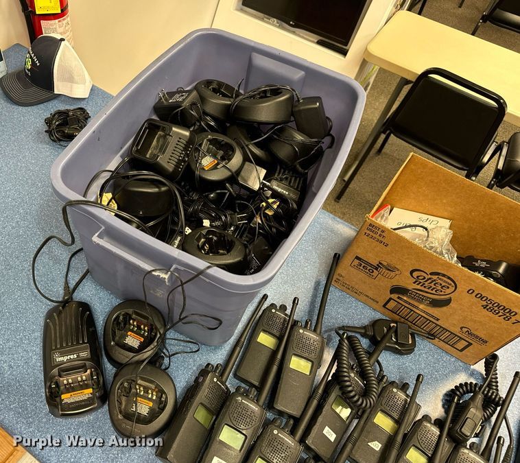 image for item EN5067 (20) radios