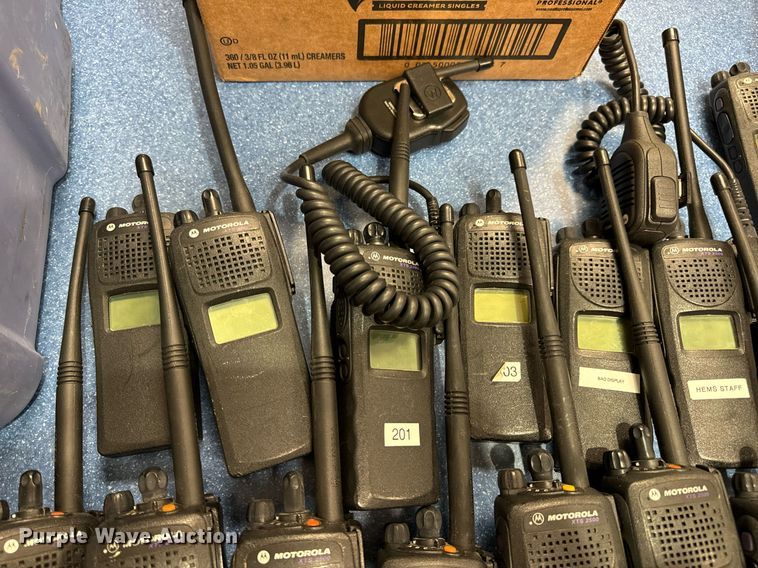 image for item EN5067 (20) radios