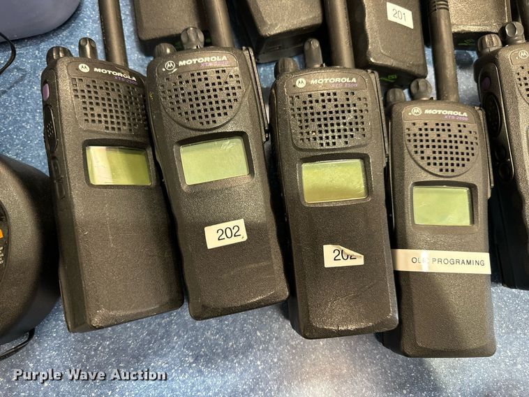 image for item EN5067 (20) radios