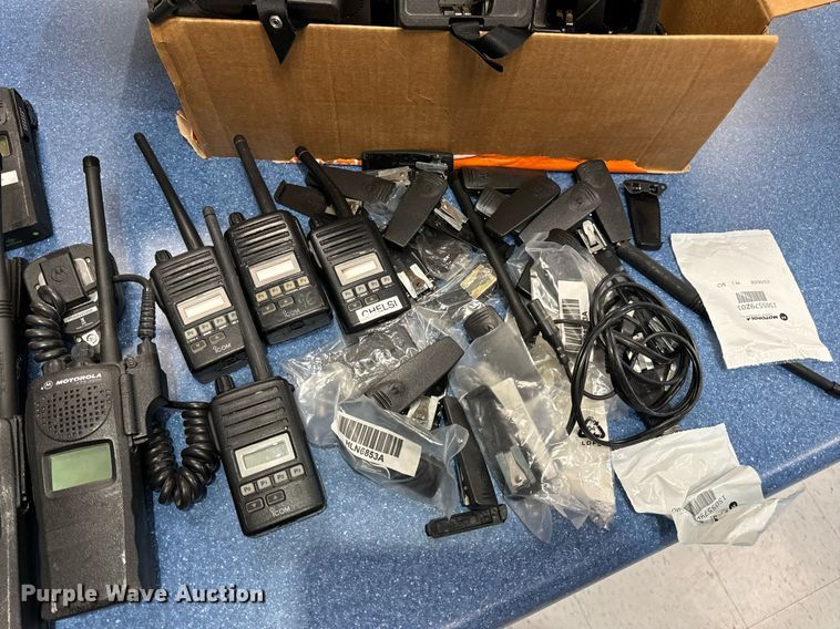 image for item EN5067 (20) radios