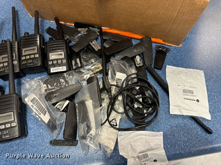 image for item EN5067 (20) radios