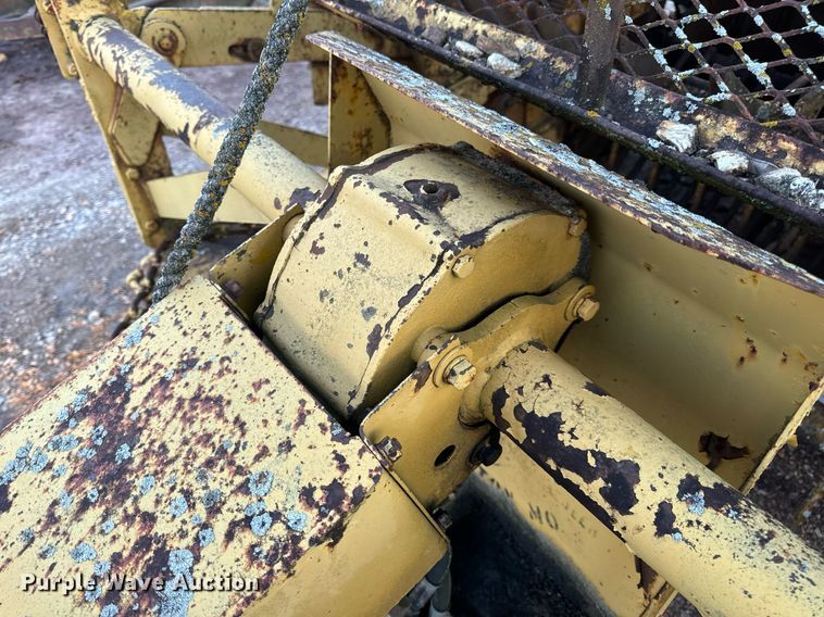 image for item EN5070 Anderson rock picker