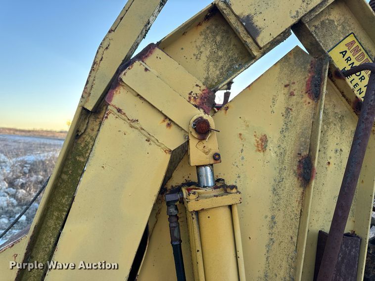 image for item EN5070 Anderson rock picker