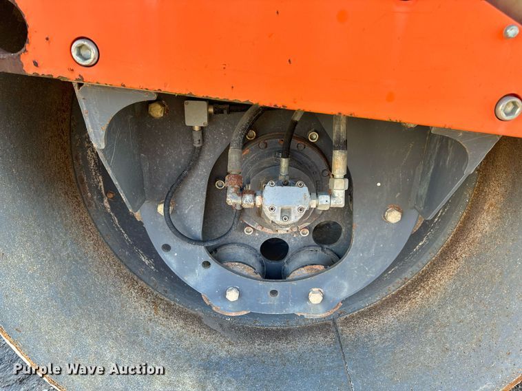 image for item EN5071 2006 Hamm HD70 double drum vibratory roller