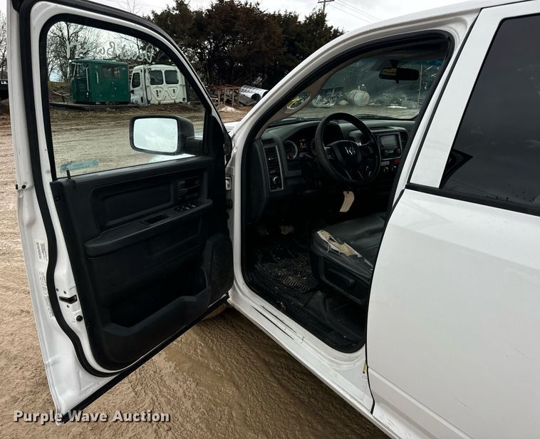 image for item EN5076 2014 Dodge Ram 1500 Crew Cab pickup truck