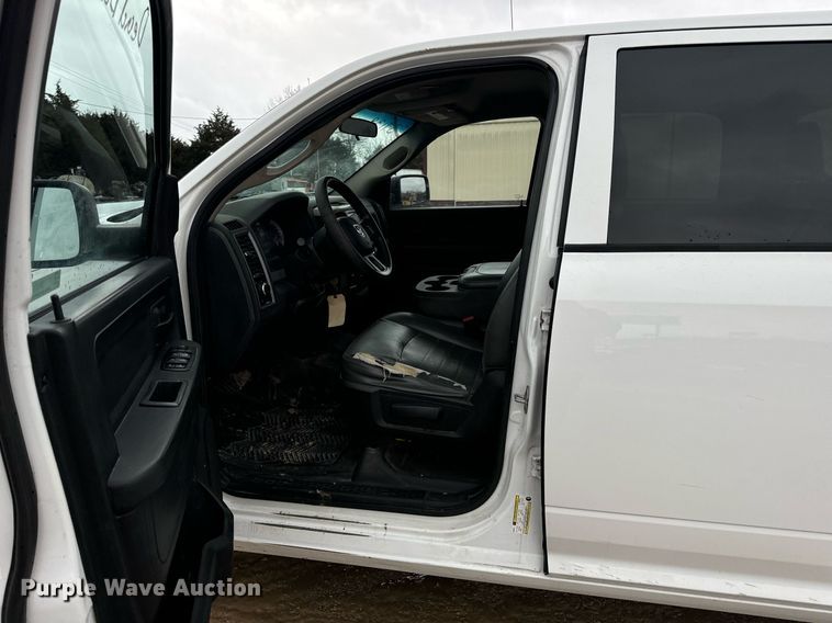 image for item EN5076 2014 Dodge Ram 1500 Crew Cab pickup truck