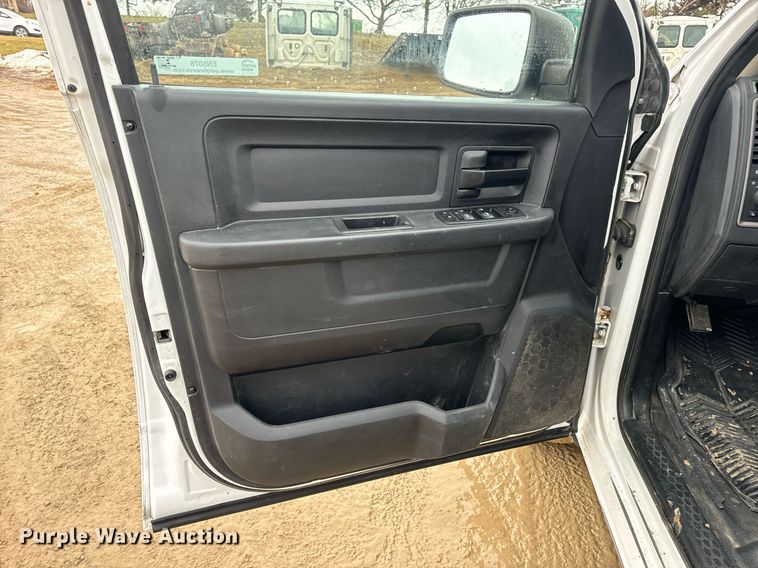 image for item EN5076 2014 Dodge Ram 1500 Crew Cab pickup truck