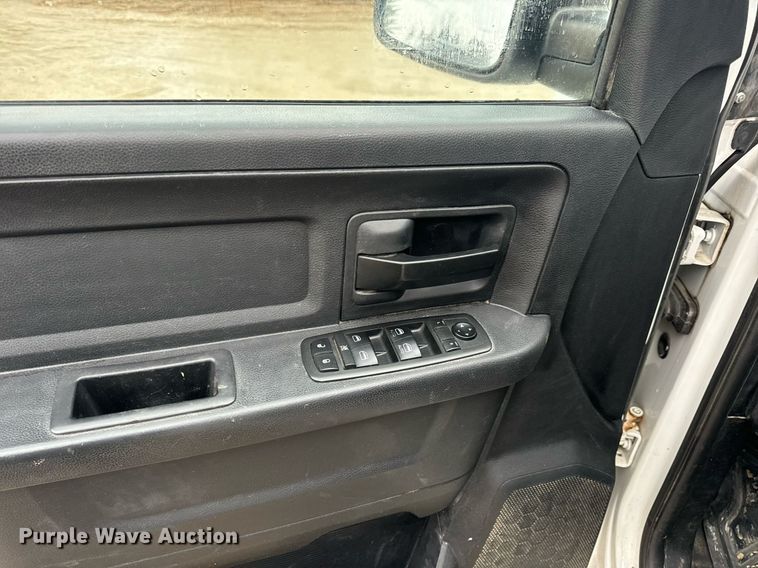 image for item EN5076 2014 Dodge Ram 1500 Crew Cab pickup truck