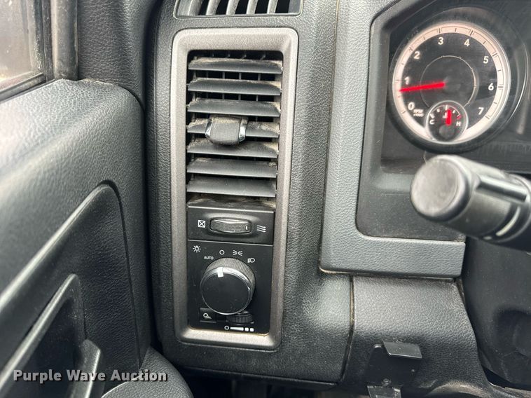 image for item EN5076 2014 Dodge Ram 1500 Crew Cab pickup truck