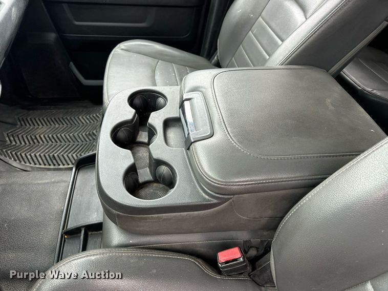 image for item EN5076 2014 Dodge Ram 1500 Crew Cab pickup truck