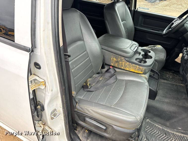 image for item EN5076 2014 Dodge Ram 1500 Crew Cab pickup truck