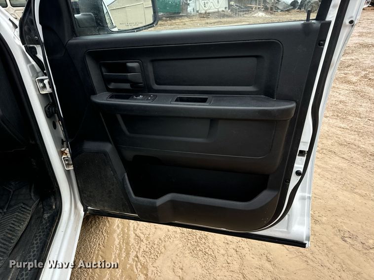 image for item EN5076 2014 Dodge Ram 1500 Crew Cab pickup truck