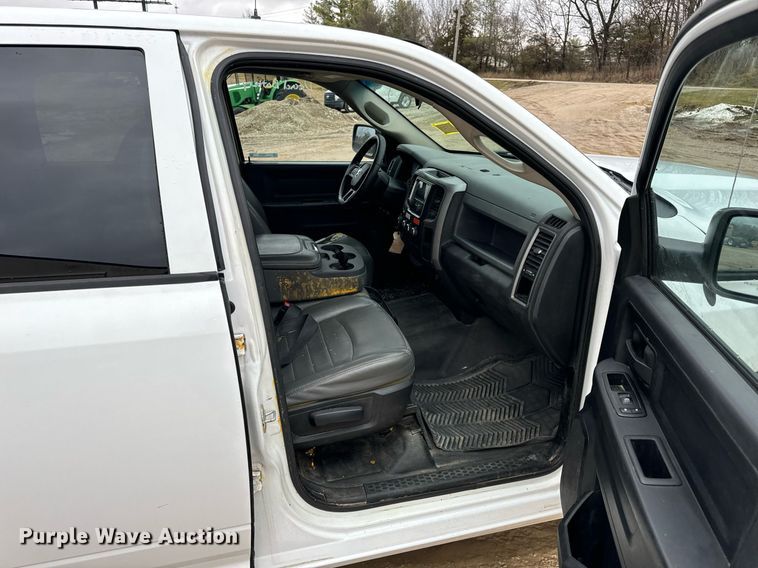 image for item EN5076 2014 Dodge Ram 1500 Crew Cab pickup truck